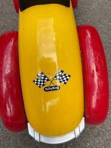 lot 18 image: Vintage Schylling Childs Car