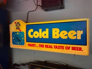 lot 22 image: Pabst Blue Ribbon Lighted Wall Clock