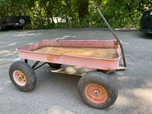 lot 27 image: Large Vintage Wagon