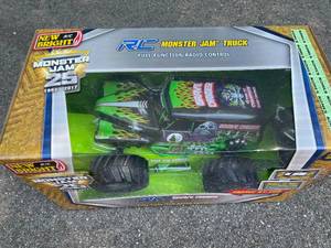 lot 29 image: New Bright Grave Digger Remote Control Truck