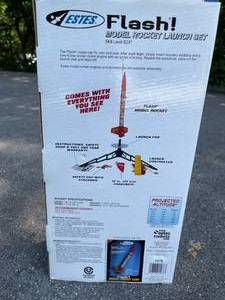 lot 31 image: Estes Flash Model Rocket Set