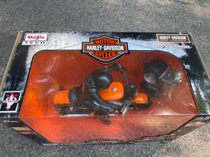 lot 32 image: Harley Davidson Remote Control XL 1200N Nightster (NEW)
