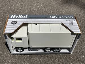 lot 37 image: Nylint City Delivery Truck (NIB)