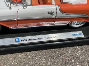lot 43 image: 1955 Oldsmobile Super 88 Model Car
