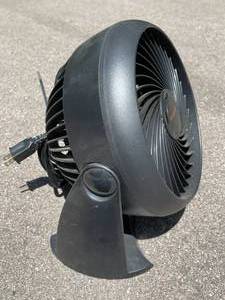 lot 58 image: Honeywell 3 Speed Fan