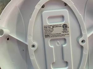 lot 87 image: Comfort Zone 3 Speed Oscillating Fan