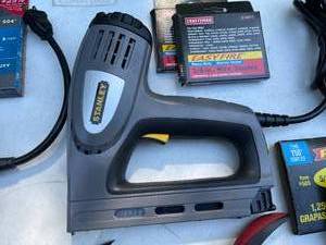 lot 101 image: Staple Gun Lot