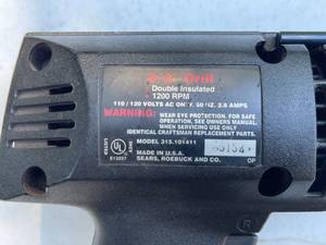 lot 105 image: Craftsman 38th Inch Variable Speed Reversible Drill