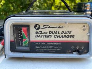 lot 108 image: Schumacher 62 amp Battery Charger