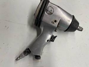 lot 142 image: Northern Industrial Pneumatic 12 Inch Square Air Impact Wrench