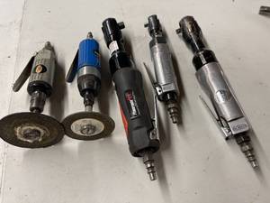 lot 199 image: Pneumatic Tools