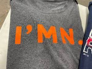 lot 326 image: 3 XXL Tee Shirts