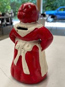 lot 334 image: Vintage Cast Iron Bank
