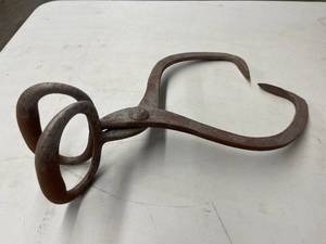 lot 355 image: Vintage Ice Grabbers