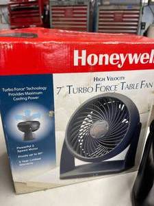 lot 356 image: Honeywell 7 Inch Turbo Force Table Fan