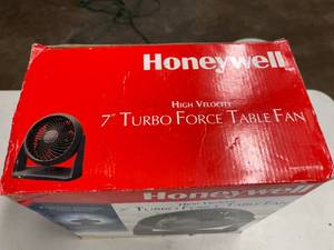 lot 358 image: Honeywell 7 Inch Turbo Force Table Fan