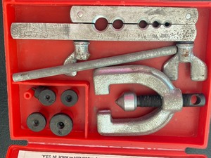 lot 281 image: Snap On TF-5 Double Flaring Kit