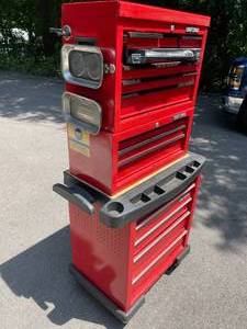 lot 389 image: Craftsman Rolling Tool Box