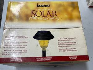 lot 395 image: Malibu 6 Piece Solar Yard Light Set