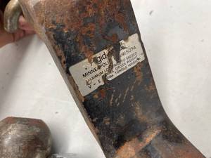 lot 402 image: Trailer Hitch Attachment With Five Balls in Assorted Sizes