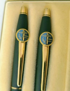 lot 250 image: Cross Pen Set