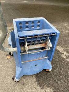 lot 465 image: Rolling Mop Bucket