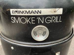 lot 470 image: Brinkman Smoke and Grill Smoker
