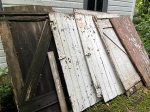 lot 480 image: 5 Old Barn Doors