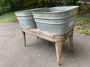 lot 495 image: Vintage Wheeling Metal Stand With 2 Fitted Galvanized Barrels