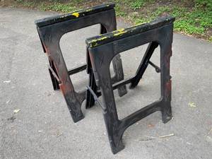 lot 522 image: Folding Saw Horse Bases
