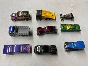lot 530 image: 9 Vintage Hot Wheels
