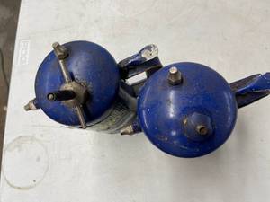 lot 548 image: 2 Zep Model B Sprayers