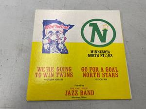lot 552 image: Vintage Minnesota North Stars  Twins 45