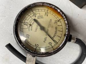 lot 558 image: Vintage New York Gauge Company Fuel Pump Gauge In Original Metal Box