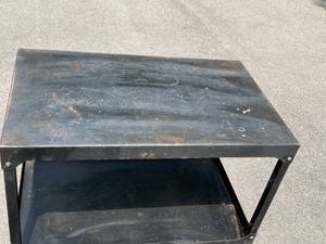 lot 562 image: Taylor Rolling Metal Tool Cart