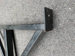 lot 571 image: Metal Tow Bar