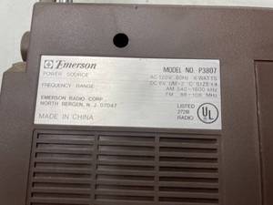 lot 595 image: Vintage Emerson AMFM Radio