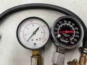 lot 599 image: 2 Compression Tester Gauges