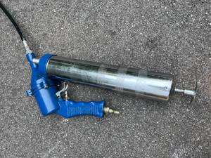 lot 617 image: Grease Gun Lot