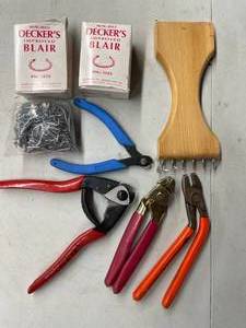 lot 625 image: Auto Upholstery Tools