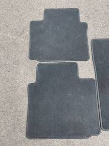 lot 647 image: GM Carpeted Floor Mats
