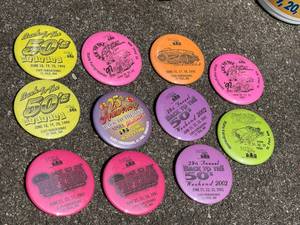 lot 650 image: Back To The 50s Coffee Mug and Button Lot