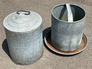 lot 658 image: Vintage Galvanized Chicken Feeder