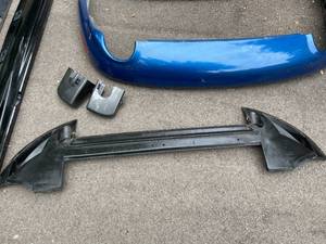 lot 666 image: Assorted Bumpers and Auto Parts