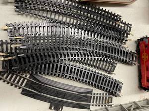 lot 688 image: Vintage HO Train Tracks, Cars  and Power Pack