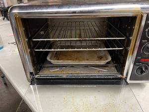 lot 701 image: Hamilton Beach Roaster Oven