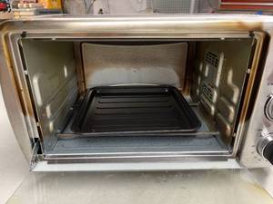 lot 690 image: Oster Roaster Oven