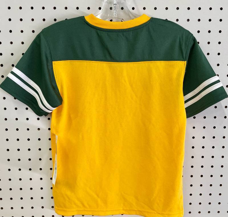 lot 20 image: Green Bay Packers Youth Boys Jersey Style Shirt 4T.  