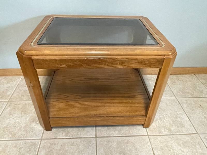 lot 23 image: Lot of 2 Solid Oak and Glass Living Room End Tables