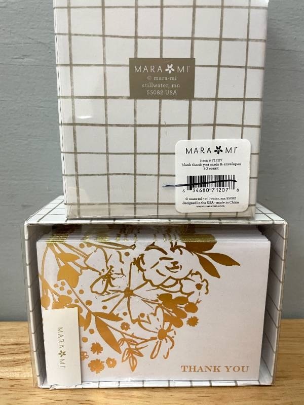 lot 61 image: 100 Pack of Gold Metallic Blank Thank-you Cards